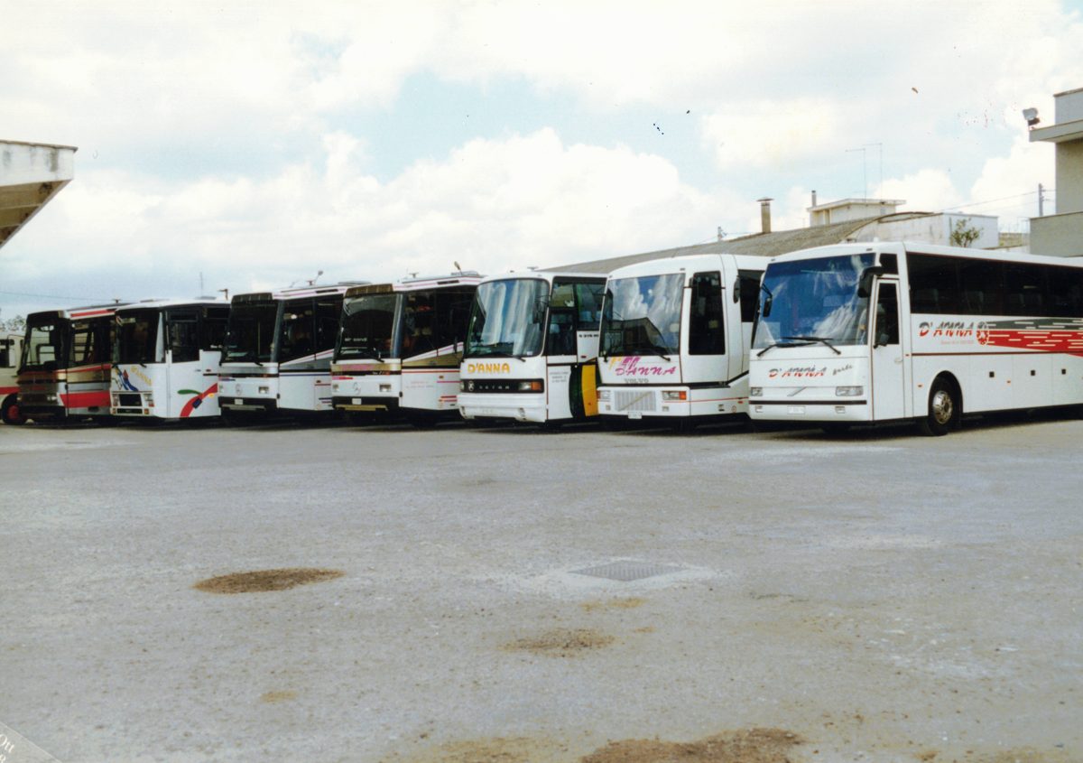 Noleggio Bus per Gite Scolastiche — Autoservizi D'Anna